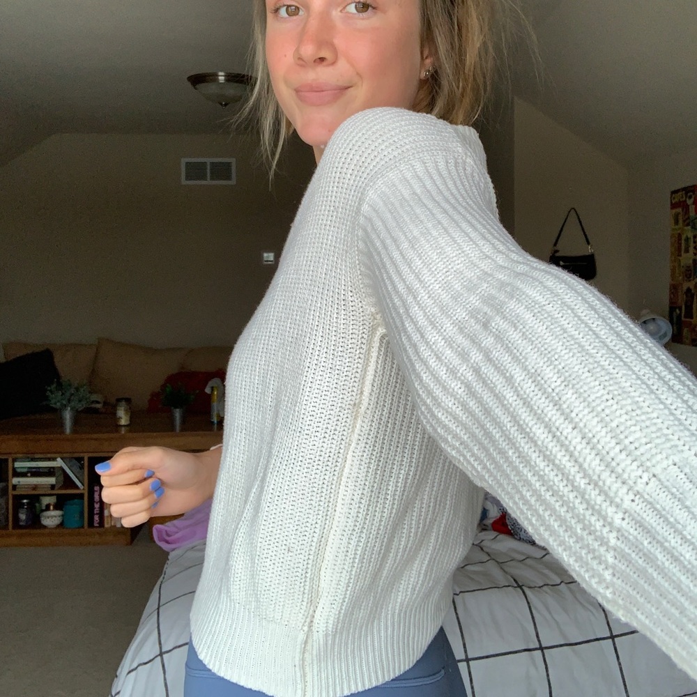 urban outfitters white sweater